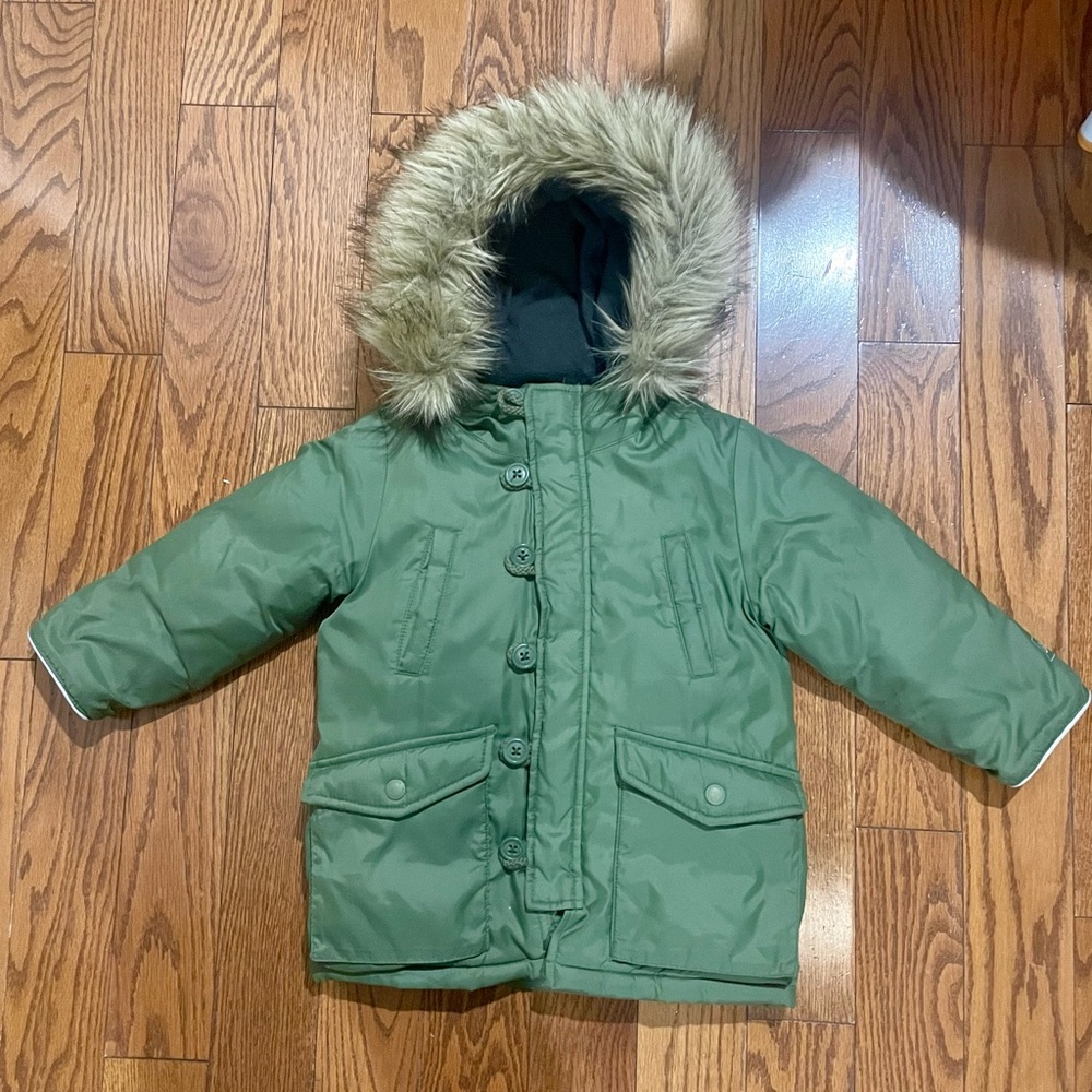 Gap army green winter jacket w/ fur trip hood- size 3T